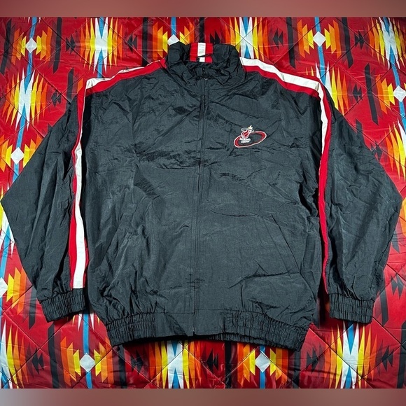 Vintage 1990s NBA Logo Athletic Miami Heat Zip-Up Wind Breaker Size XL Youth